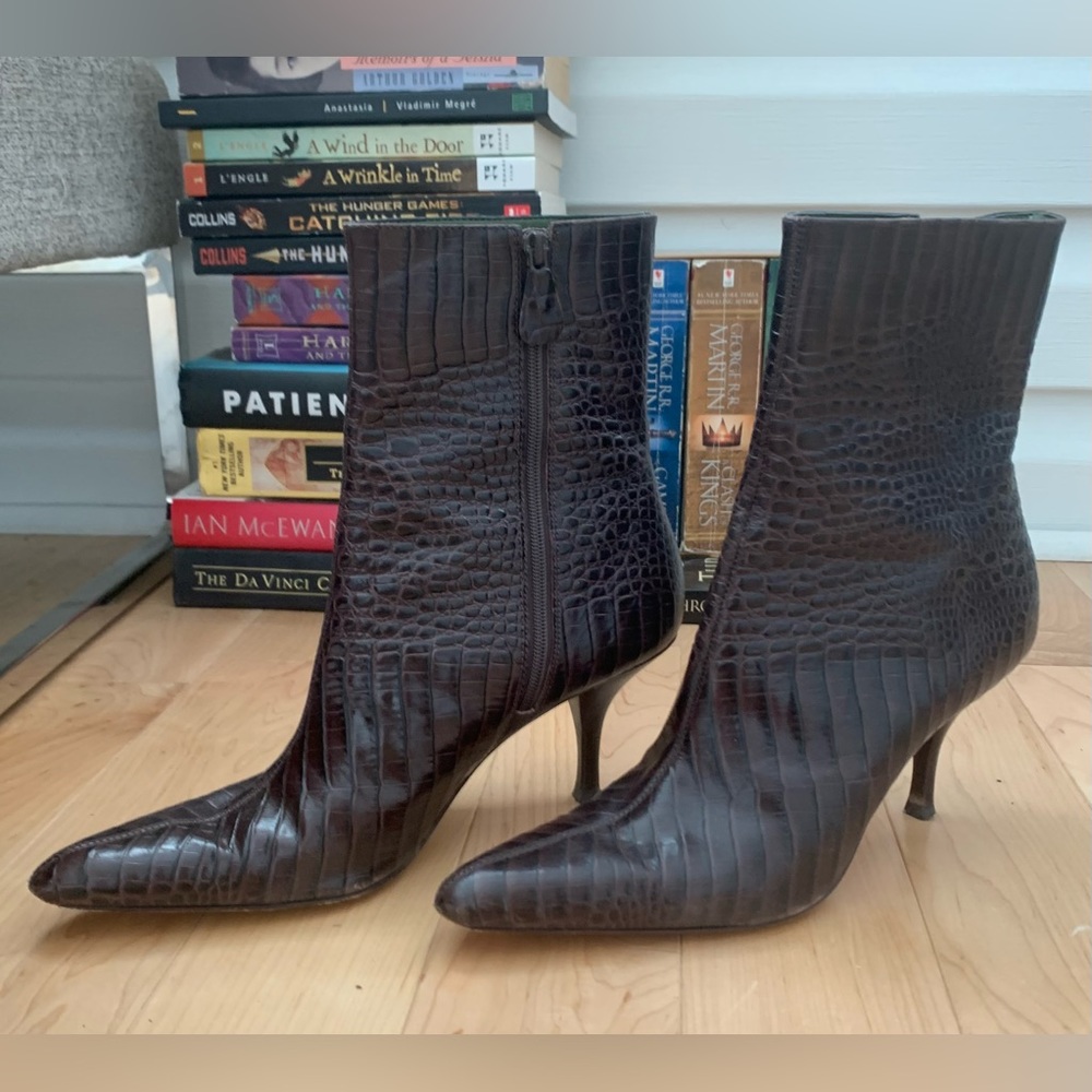 Ann Taylor Embossed Leather Booties in Brown size 6.5